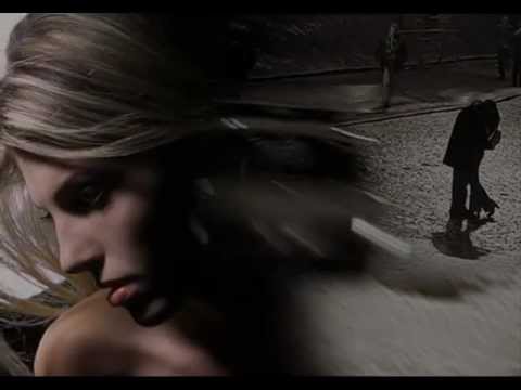 А Жизнь упрямая, не огорчается