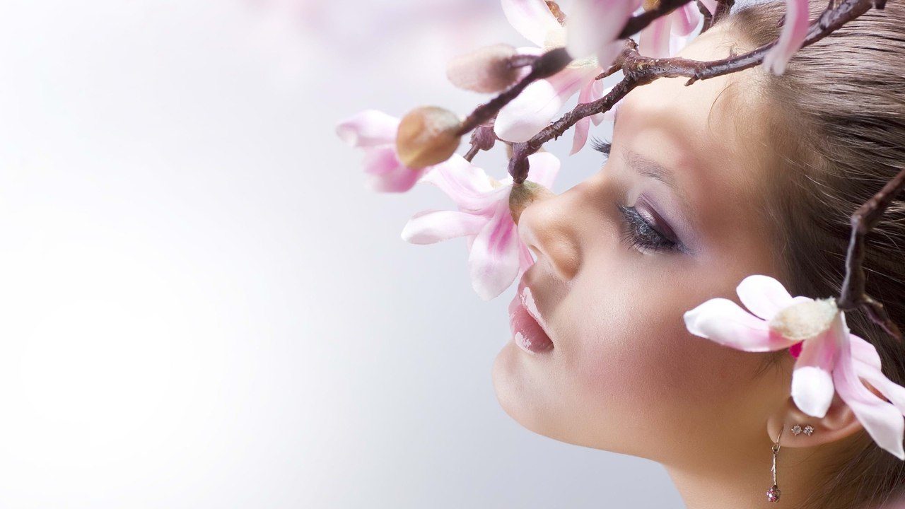 Уважаю - за догадку, что я женщиной - живу!