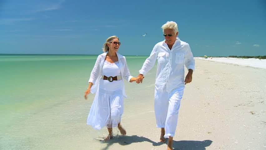 Нам на море, не до сна...