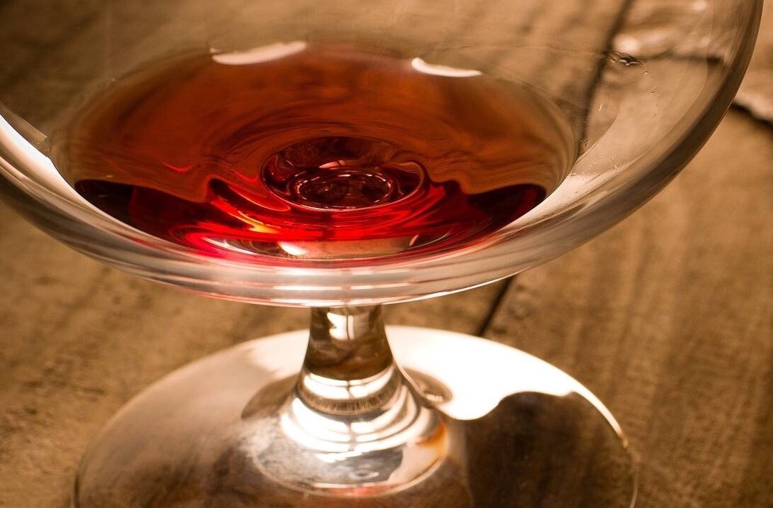 я обещал вчера жениться