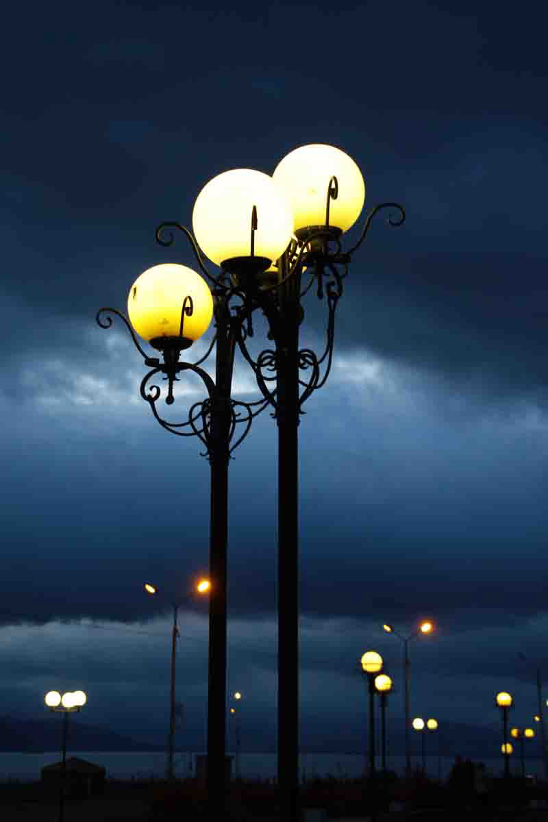 Янтари фонарей на небесном сапфире...