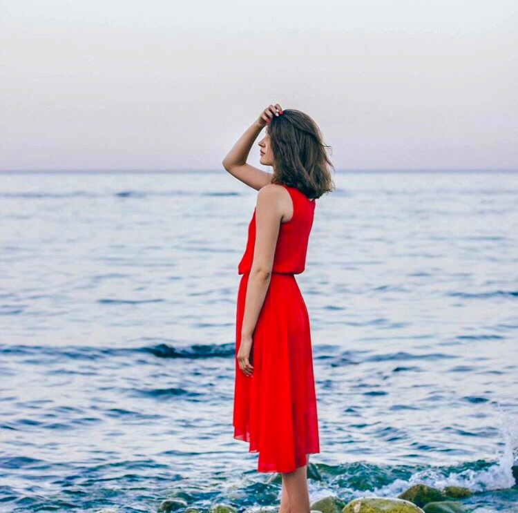 Есть много тобой недосказанных слов