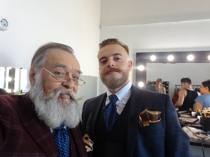 Олигархом стать не сложно! Году Кино