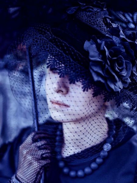 Предавали, как могли кто-молчанием, кто-ложью!