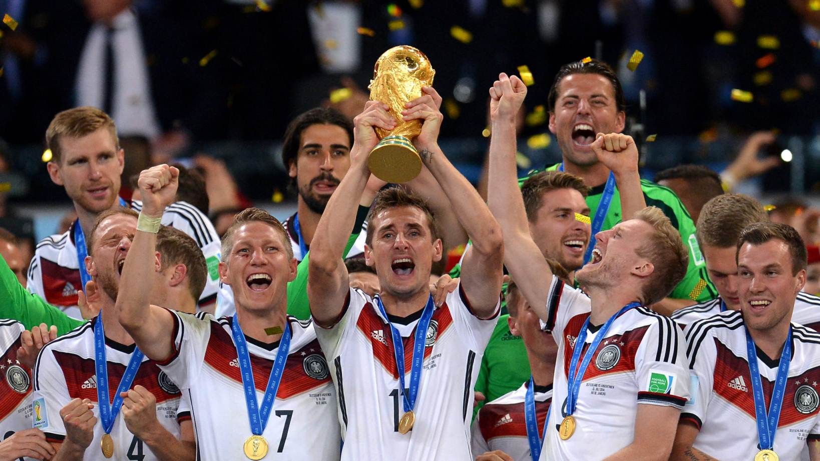 Сборная кубок по футболу. Miroslav Klose World Cup Кубок. Германия 2014 футбол World Cup.
