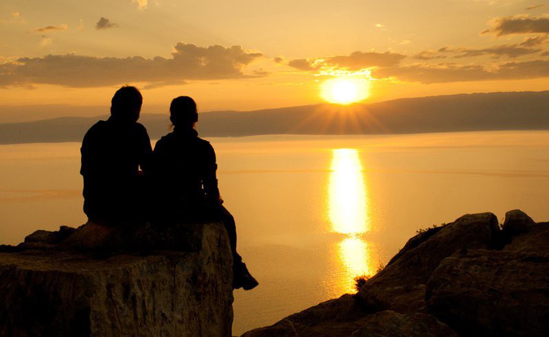 Ты улыбнешься, обнимая