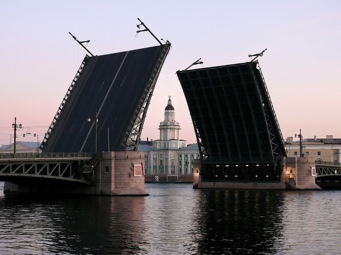 Между нами нет мостов