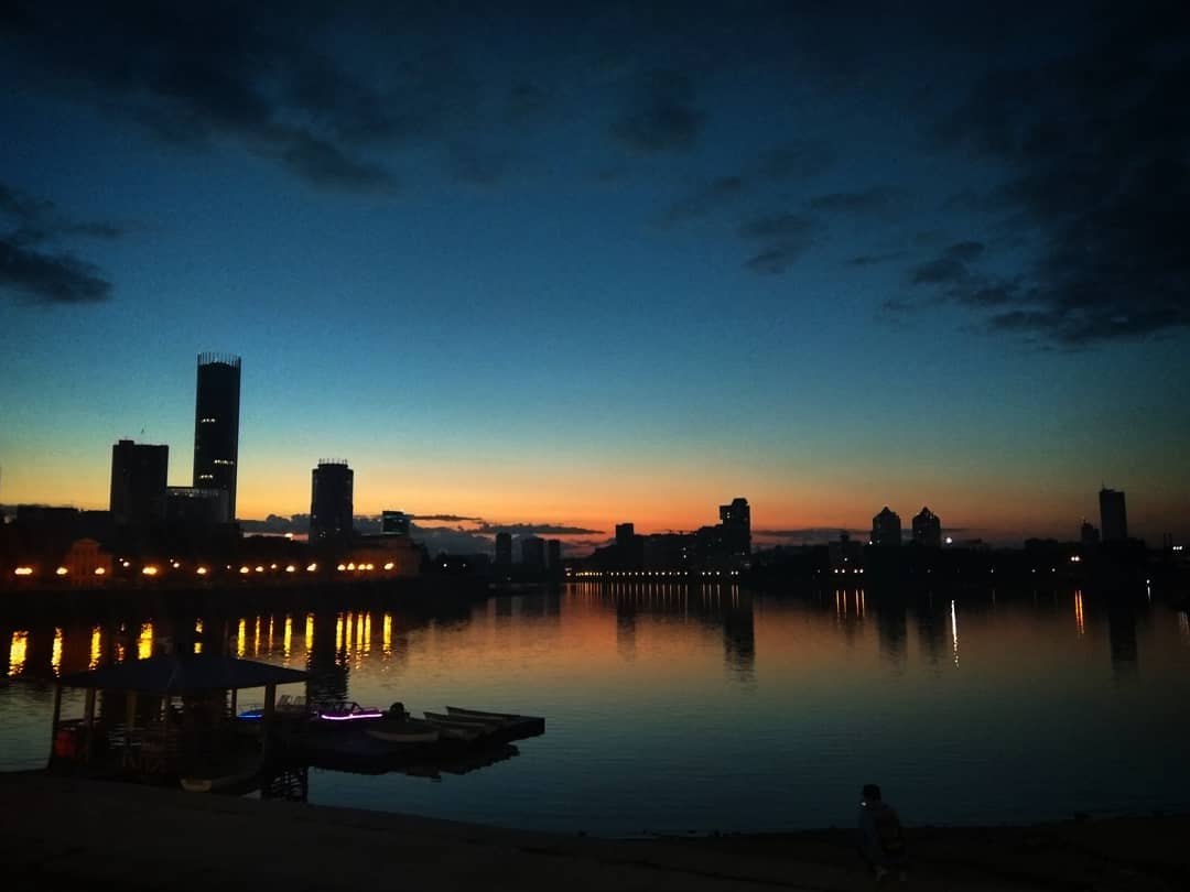 Потушу последнюю сигарету