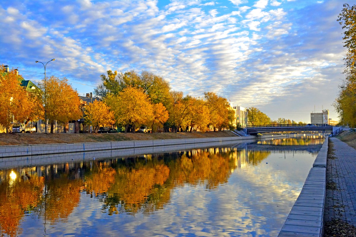 Астрахань Кремль осень