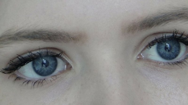 А я люблю дивитись в твоi очi