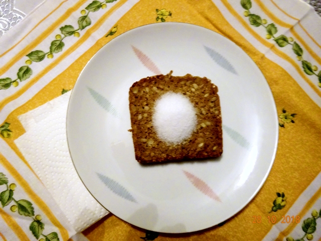 На горбушечку - щепотку...