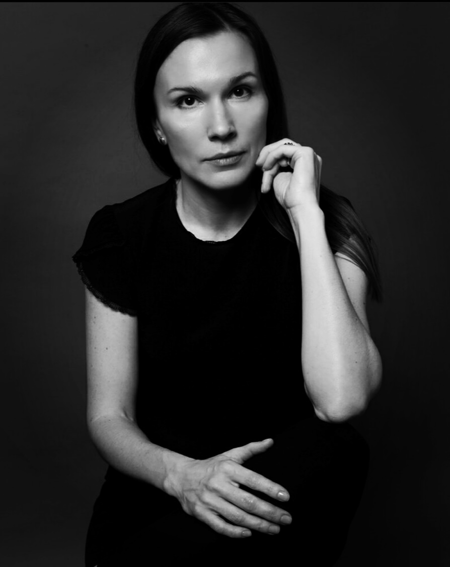 Он просто не может её не любить...