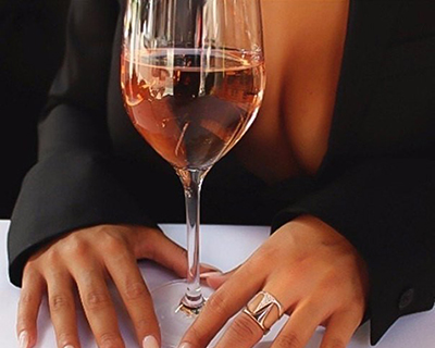 В одно касание...