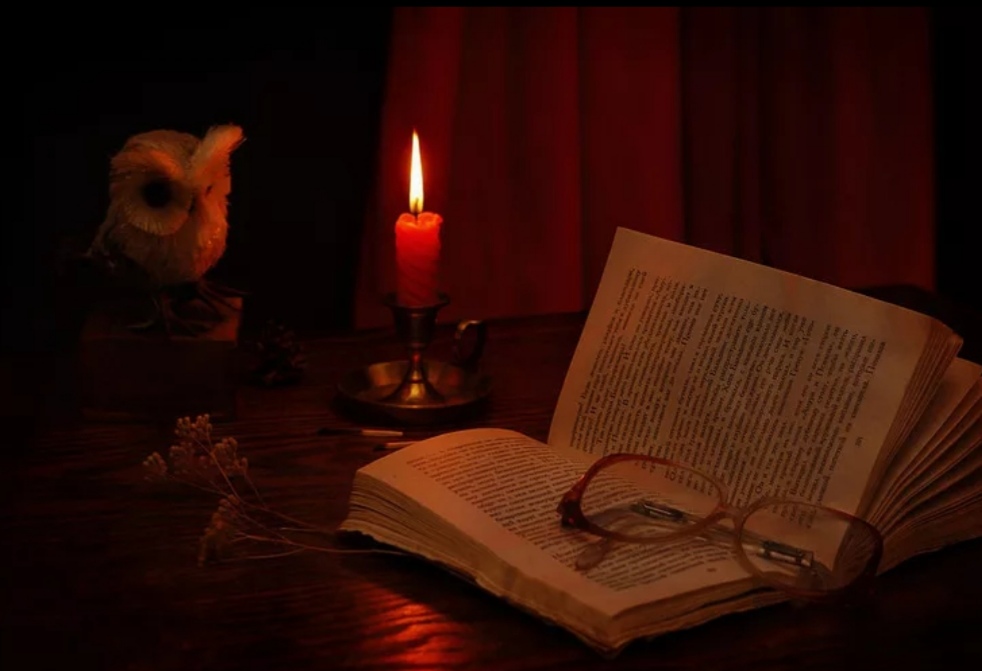 Ляна вечер читать. Вечернее чтение под светом лампы на клесле. Процесс массового чтения вечер картинки.