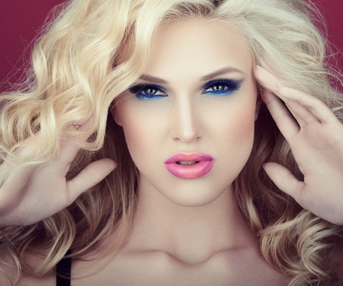 О подружке с сожалением