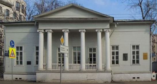 Я поведу тебя в музей...