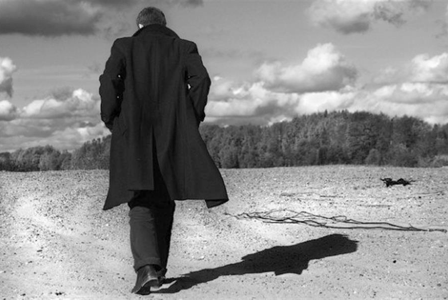 Картинки уходящий вдаль человек