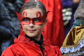 Средь школьного бала...