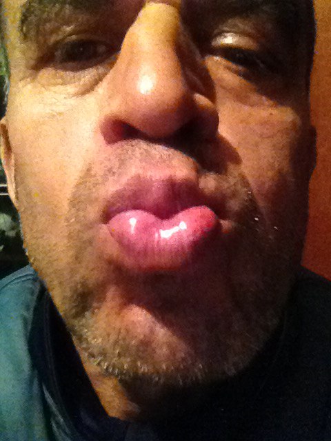 Мужские губы