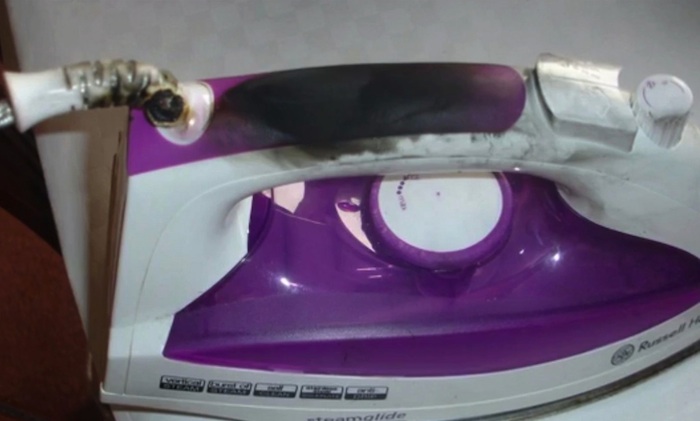 RUSSEL HOBBS RU-22470 TRAVEL STEAM IRON 760 - 830 W ÜTÜ