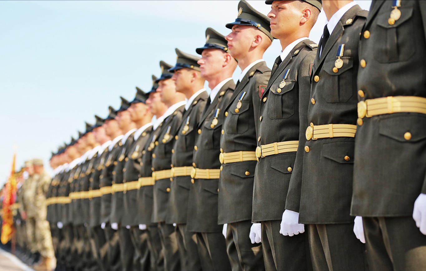 А мы ему немножечко поможем!