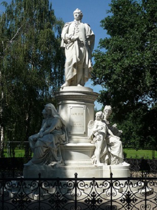 Памятник и Кац