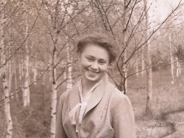 Нина Калашникова 4. Замужняя. Рус. Бел (Максим Троянович) / Стихи.ру