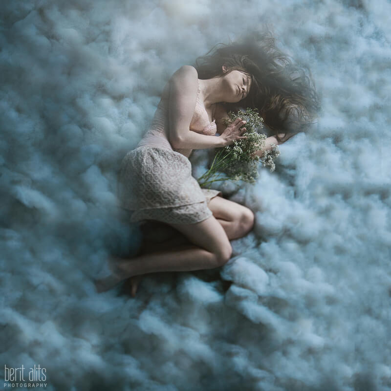 Я загрустила о былом...