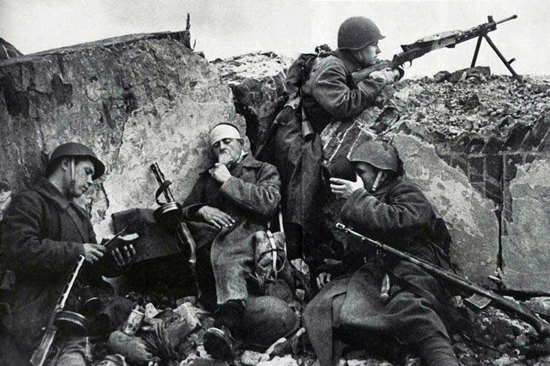 Солдатам войны