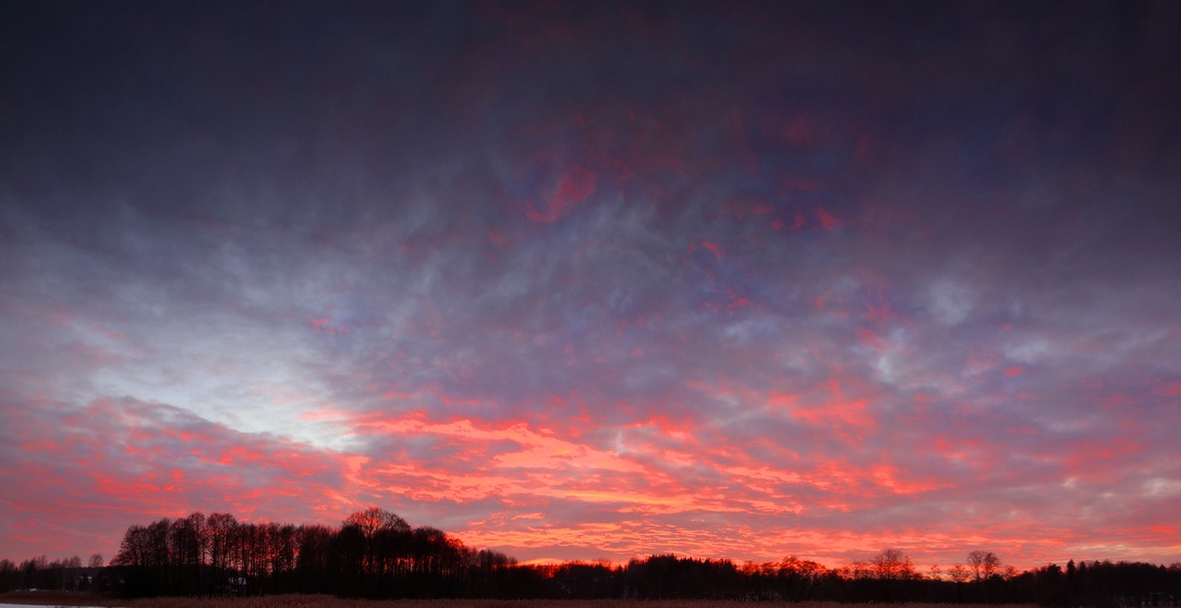 За окном февральский вечер...