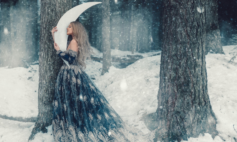 А я без свиты - никуда...