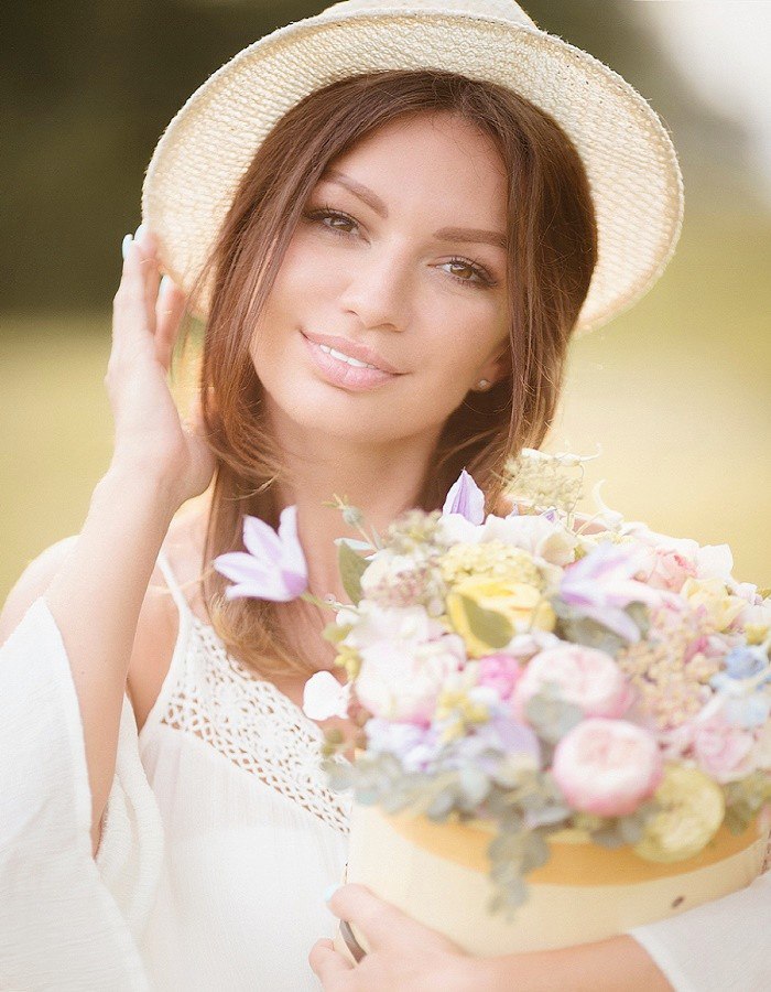 Счастливая Женщина красива особо...