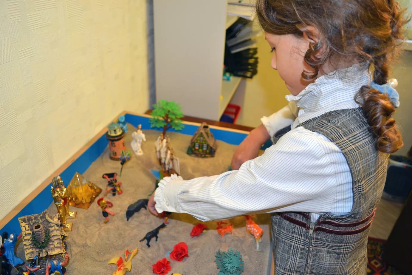 Песочная терапия в работе. Песочная терапия. Песочная терапия в работе. Песочная арт терапия для детей дошкольного возраста. Песочная терапия в работе.