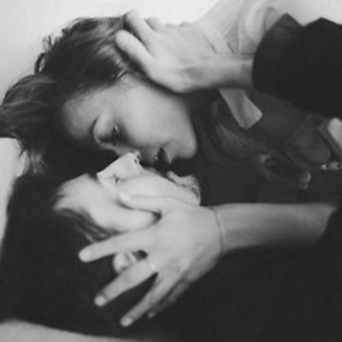 Крепнет любовь