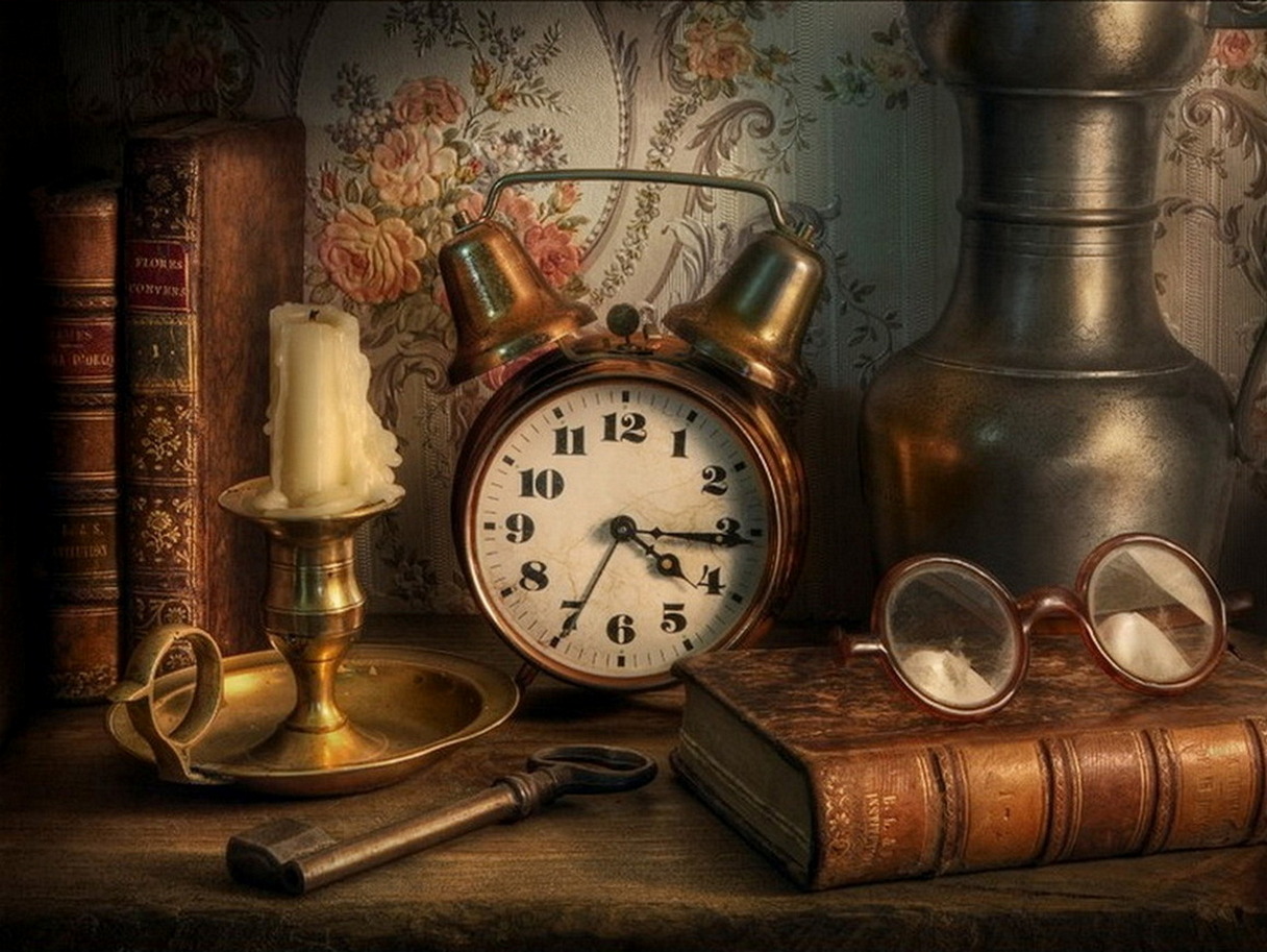 Стоки часы. Натюрморт с часами. Натюрморт в стиле ретро. Натюрморт со старинными часами. Антикварный натюрморт.