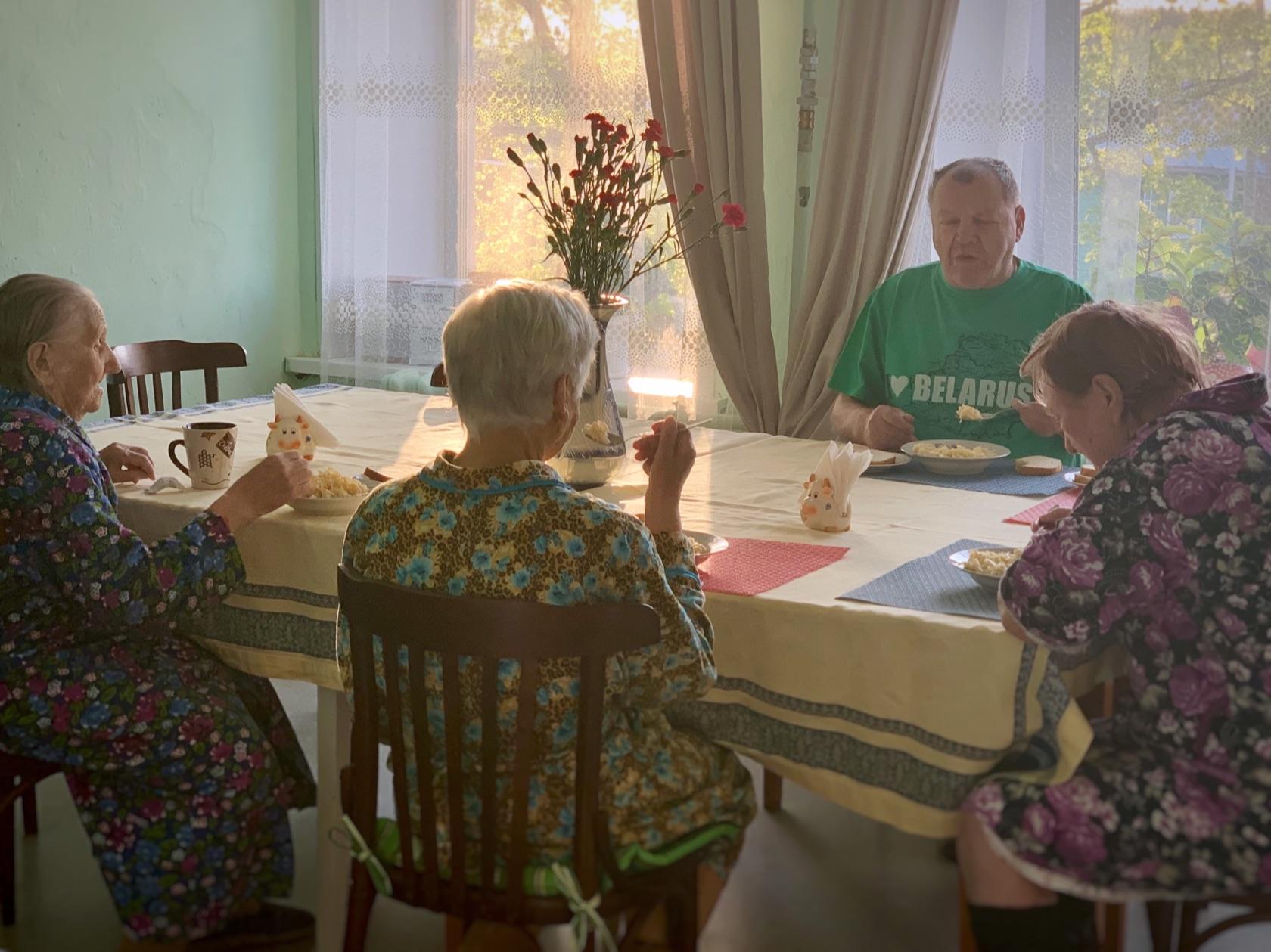 Золотой вечер в доме милосердия