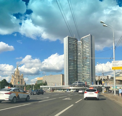 Над Москвой
