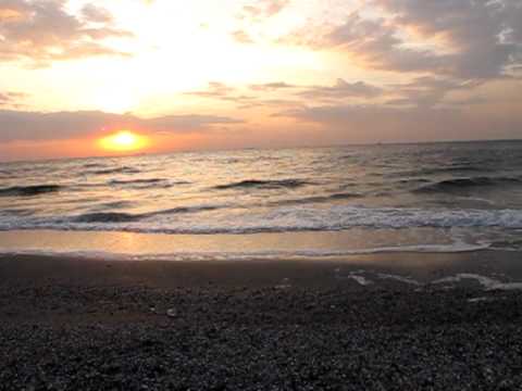 Раннее утро, в природе все спит...