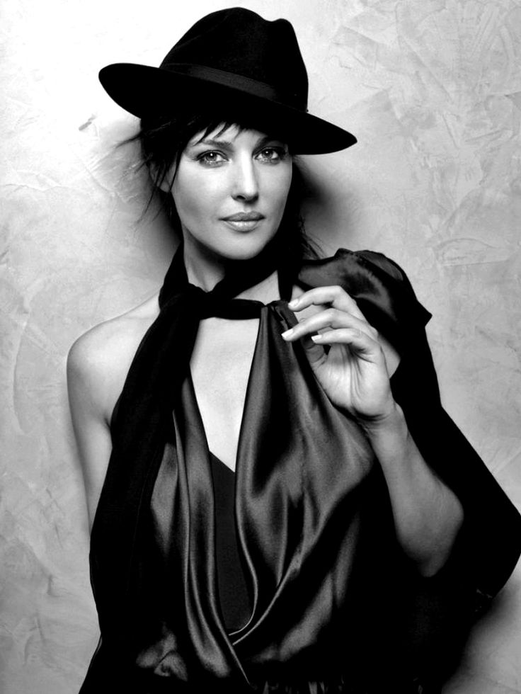 Ты смотришь на меня (Михаил Щёкотов) / Стихи.ру