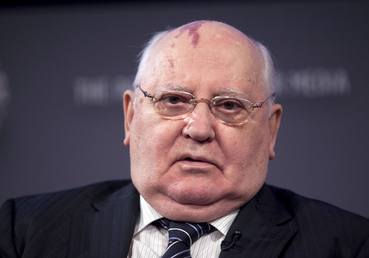 Михаил Горбачев