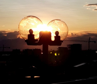 Окунулось солнце в воду...