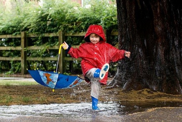 В сапогах иду я прямо