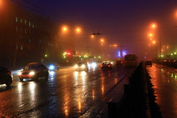 Музыка на улице ночью. Улица музыкальная ночью. Минск ночью улицы. Ночь улица музыка.