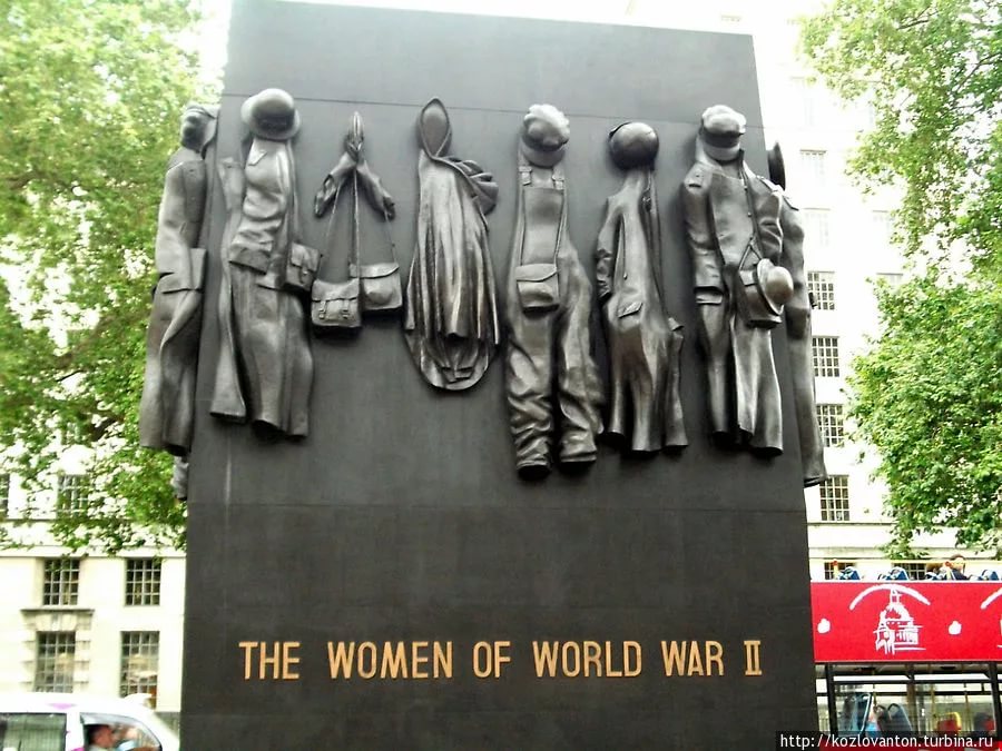 Памятники второй мировой. Памятник в Лондоне женщинам 2 мировой войны. Памятник женщинам второй мировой войны. Мемориал «женщины во второй мировой войне» в Лондоне. Памятник женщинам в Лондоне.