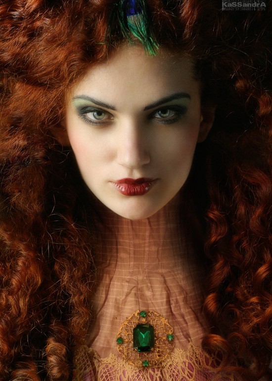 Эта дама, так томно смотрящая