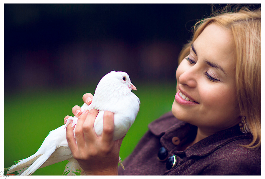 Фотосессия с голубями. Девушка с голубем. Девушка голубка. Голубка 2011. Фотосессия с голубями.