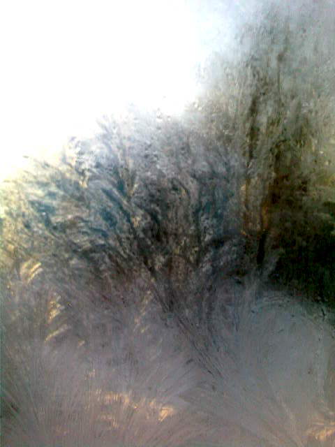 Стирает осень краски лета