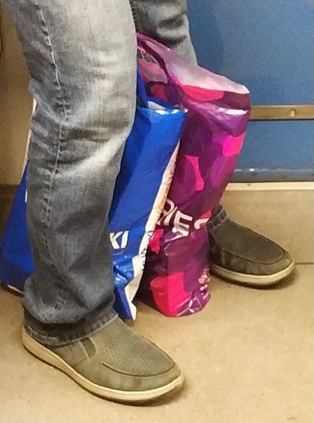 Разбух, набит я плотно изнутри