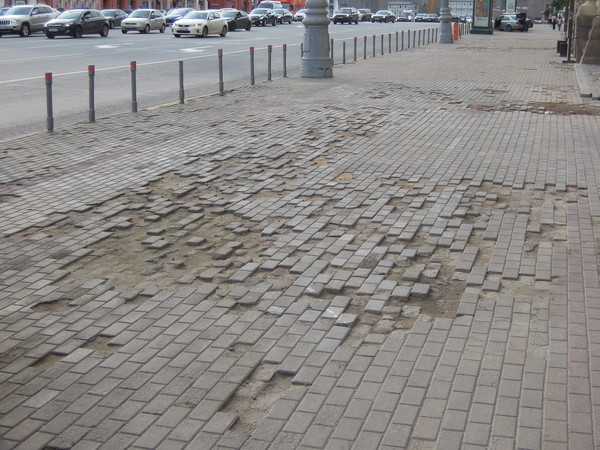 Мне радостен асфальт