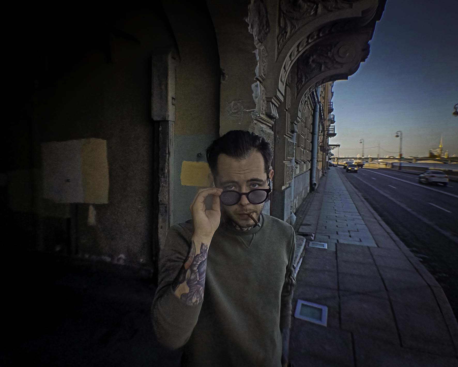 Кричащая женщина в очереди